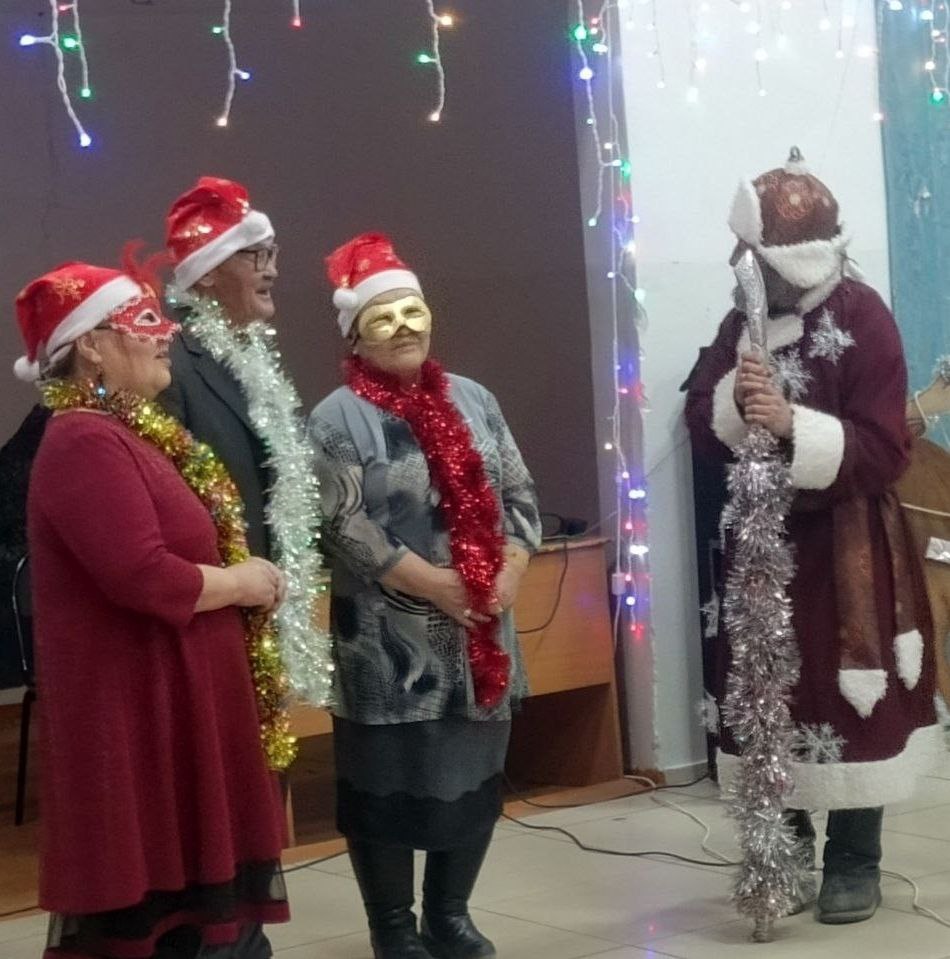 Хоочуннарга Чаа чыл хглээшкини: 85 харлыг эне бир дугаар Соок-Ирей-биле ужурашкан Хоочуннарга Чаа чыл хглээшкини: 85 харлыг эне бир дугаар Соок-Ирей-биле ужурашкан