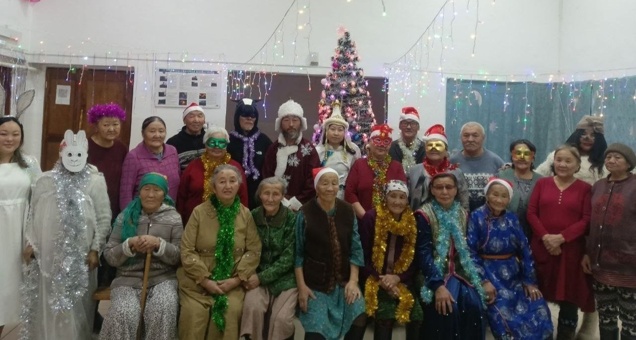 Хоочуннарга Чаа чыл хглээшкини: 85 харлыг эне бир дугаар Соок-Ирей-биле ужурашкан Хоочуннарга Чаа чыл хглээшкини: 85 харлыг эне бир дугаар Соок-Ирей-биле ужурашкан