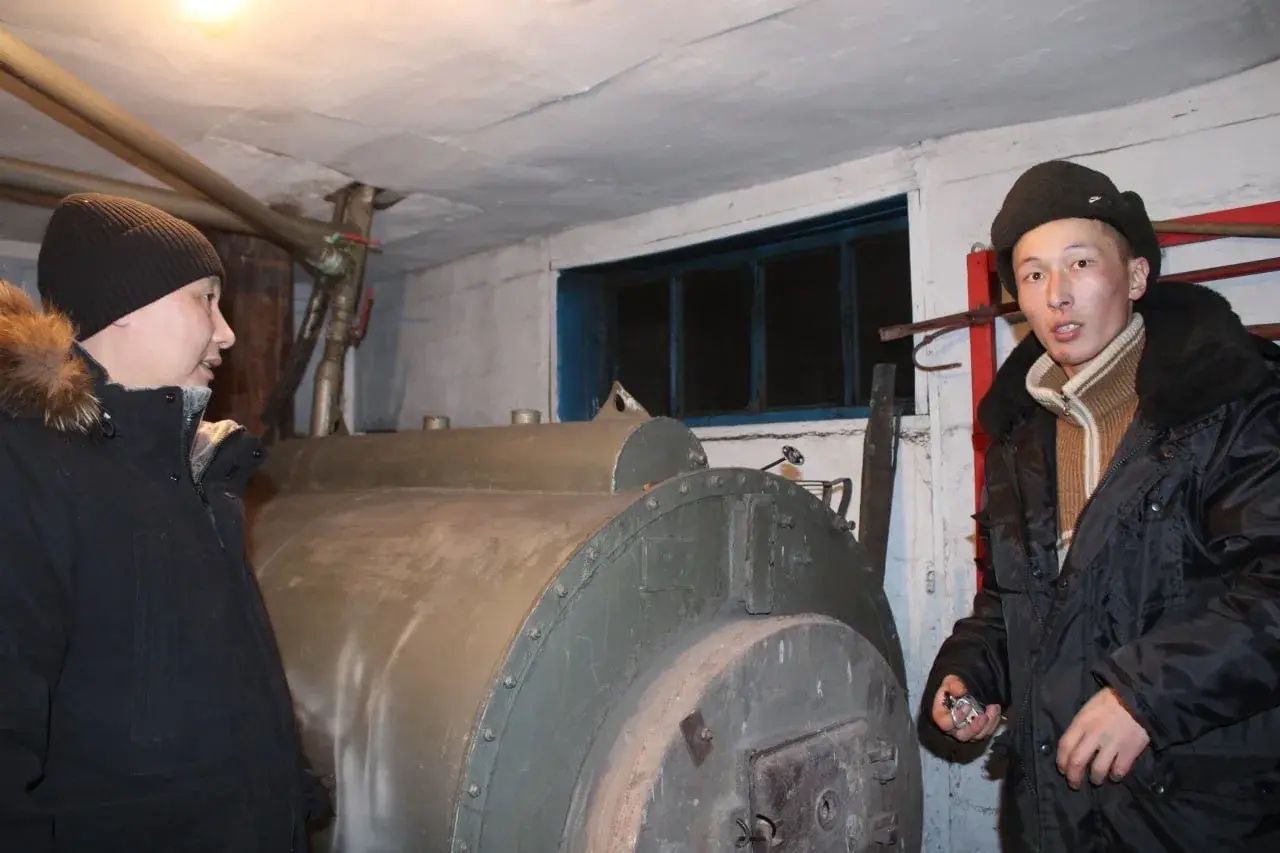 Министр образования Тувы проверил готовность учреждений Монгун-Тайгинского района к зимнему периоду Министр образования Тувы проверил готовность учреждений Монгун-Тайгинского района к зимнему периоду