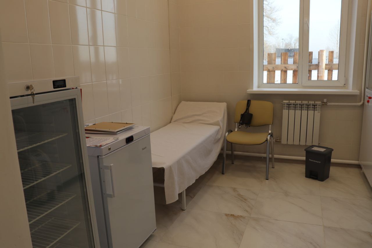 Открытие фельдшерско-акушерского пункта в селе Аксы-Барлык и врачебной амбулатории в селе Эрги-Барлык Барун-Хемчикского кожууна состоялось вчера в торжественной обстановке Открытие фельдшерско-акушерского пункта в селе Аксы-Барлык и врачебной амбулатории в селе Эрги-Барлык Барун-Хемчикского кожууна состоялось вчера в торжественной обстановке