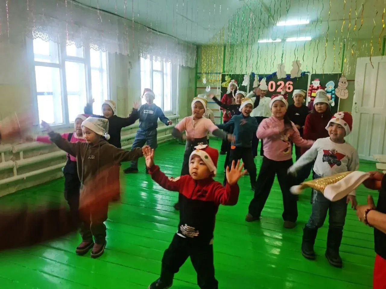 В Туве на школьных каникулах для детей организовано более 300 досуговых центров В Туве на школьных каникулах для детей организовано более 300 досуговых центров