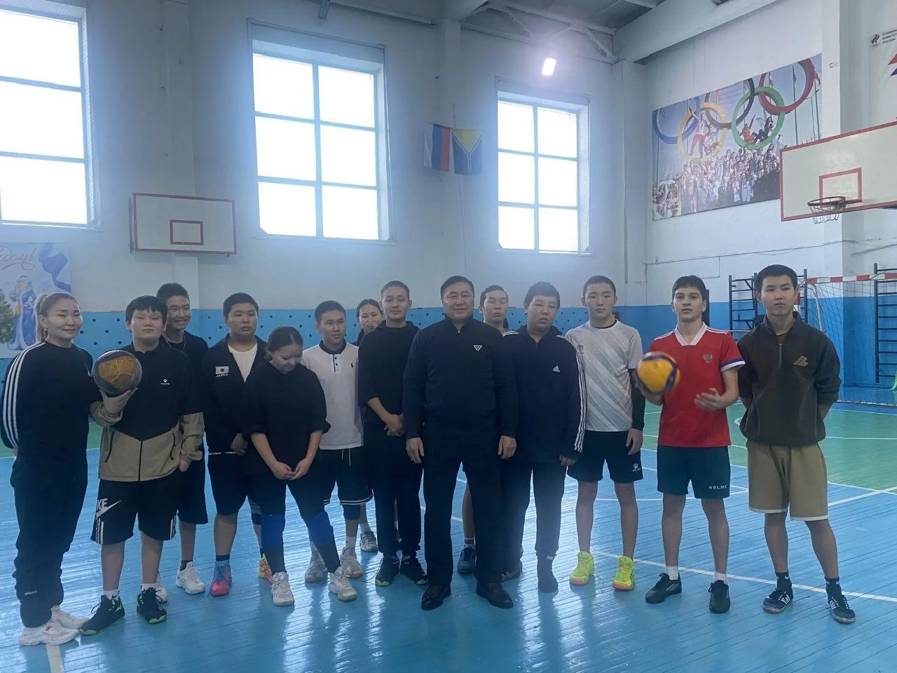 Министр по делам молодежи Тувы в ходе командировки в Танды обсудил вопросы патриотического воспитания молодежи Министр по делам молодежи Тувы в ходе командировки в Танды обсудил вопросы патриотического воспитания молодежи