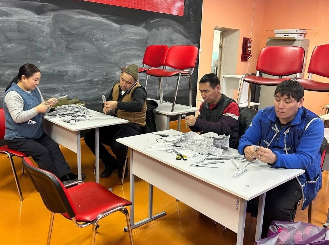 Улуг-Хем кожуунну «мгн эки турачылары» биле идепкейжилери тускай шериг операциязында киржип турар дайынчыларга чажыртынып шыптынар четкилерни кылып турарын кожуунну хй-ниити организациязы дынаткан Улуг-Хем кожуунну «мгн эки турачылары» биле идепкейжилери тускай шериг операциязында киржип турар дайынчыларга чажыртынып шыптынар четкилерни кылып турарын кожуунну хй-ниити организациязы дынаткан