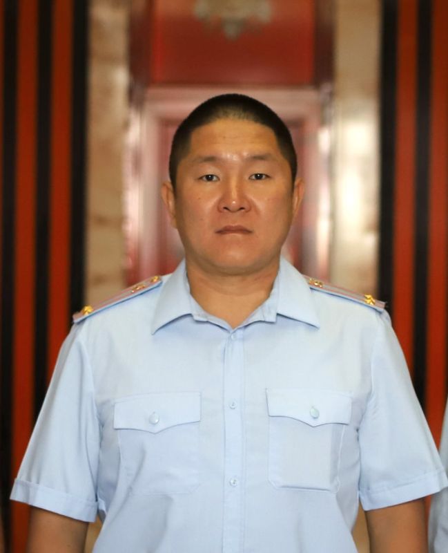 Сегодня свой День рождения отмечает начальник Управления экономической безопасности и противодействия коррупции МВД по Республике Тыва подполковник полиции Кан-Демир Сергеевич Токаш-оол!