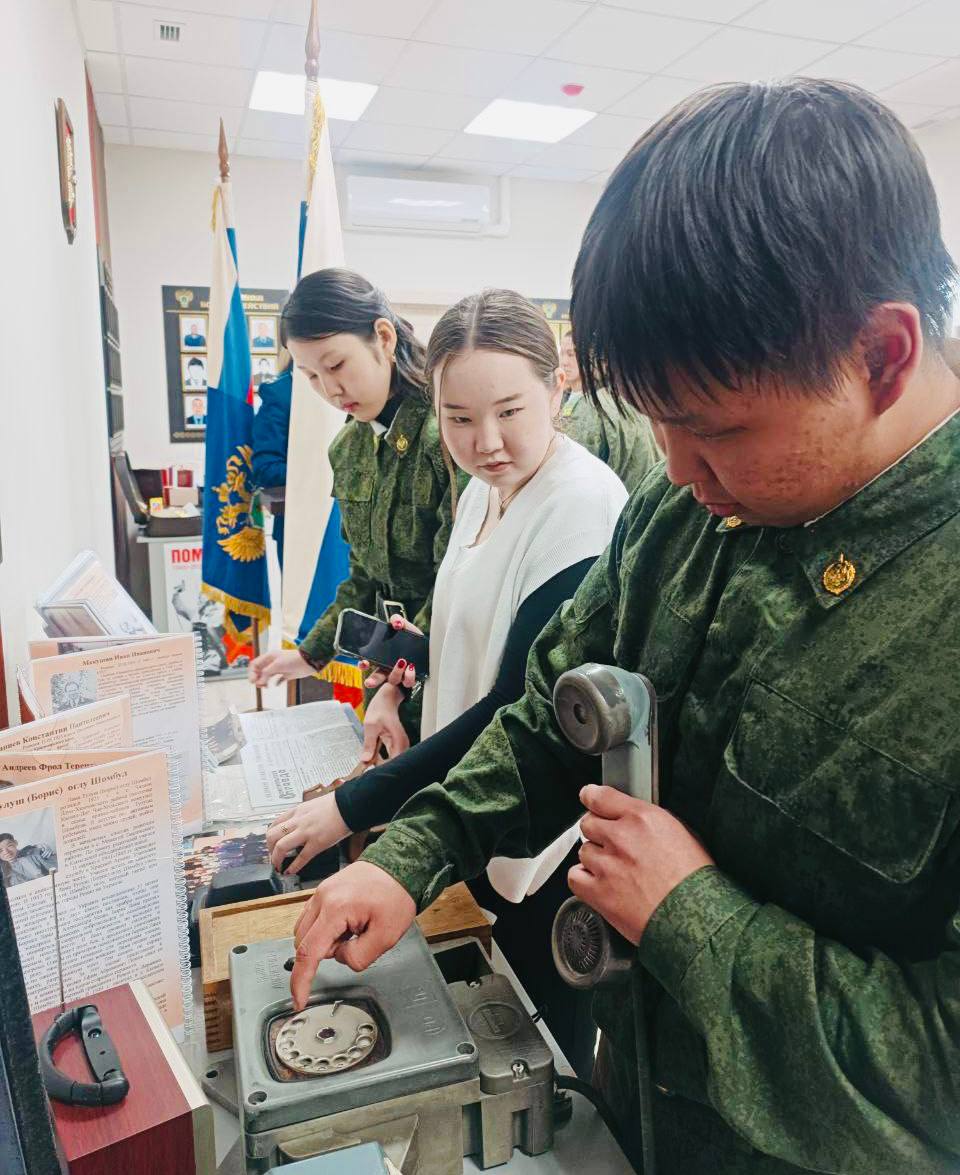 В прокуратуре республики для учеников МБОУ СОШ № 11 города Кызыла проведена экскурсия в музее В прокуратуре республики для учеников МБОУ СОШ № 11 города Кызыла проведена экскурсия в музее