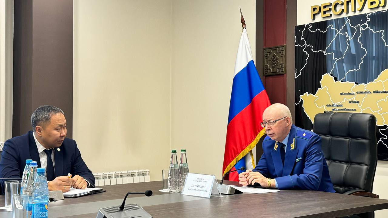 Прокурор республики Ботвинкин Евгений Борисович провел личный прием предпринимателей Прокурор республики Ботвинкин Евгений Борисович провел личный прием предпринимателей