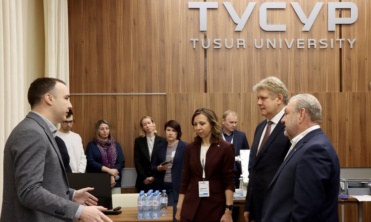 Полпред ознакомился с передовыми разработками научно-производственных площадок одного из университетов Томска Полпред ознакомился с передовыми разработками научно-производственных площадок одного из университетов Томска