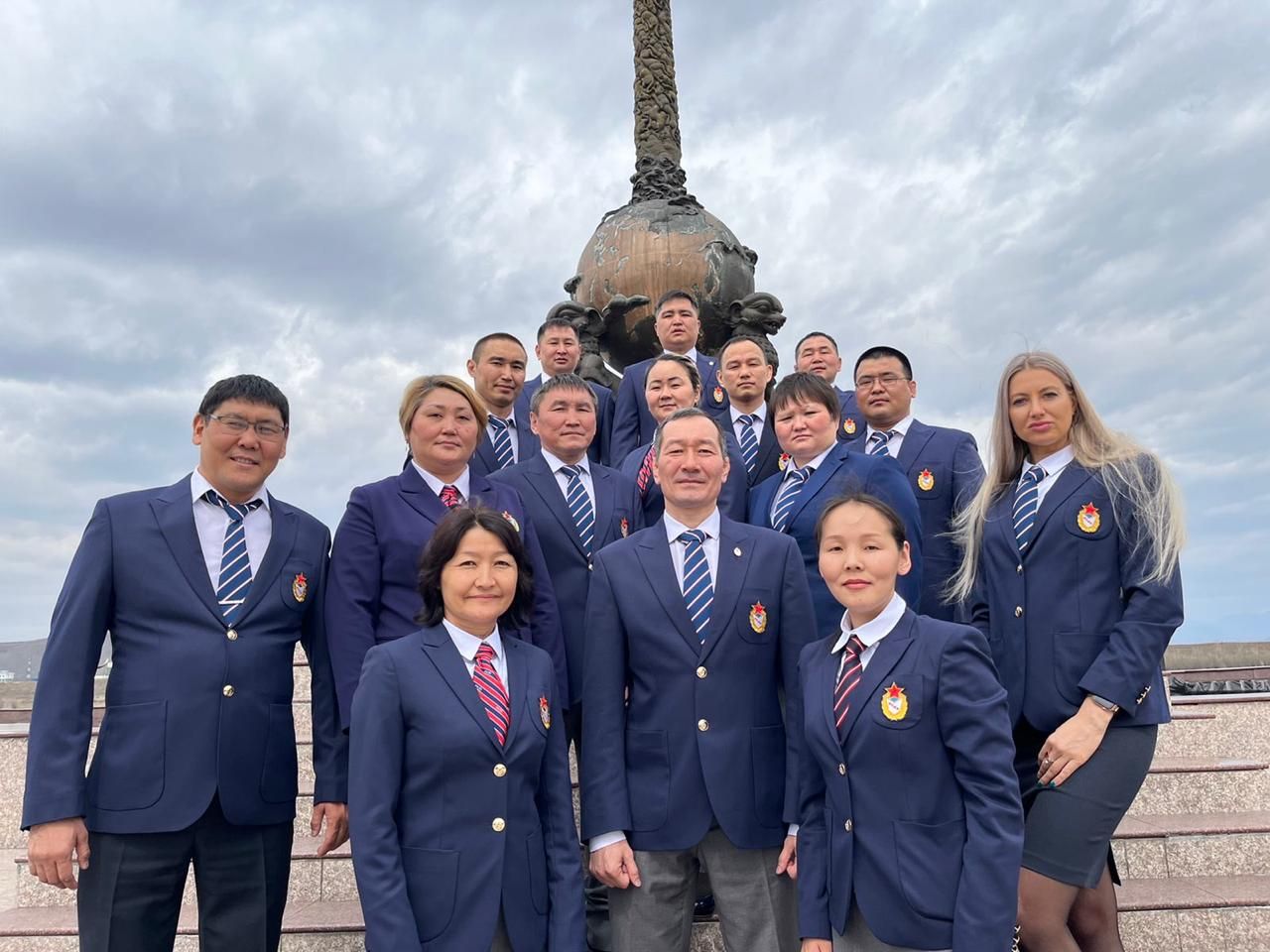 Владислав Ховалыг сообщил о решении Минобороны построить спортивный комплекс для школы ЦСКА в Кызыле Владислав Ховалыг сообщил о решении Минобороны построить спортивный комплекс для школы ЦСКА в Кызыле