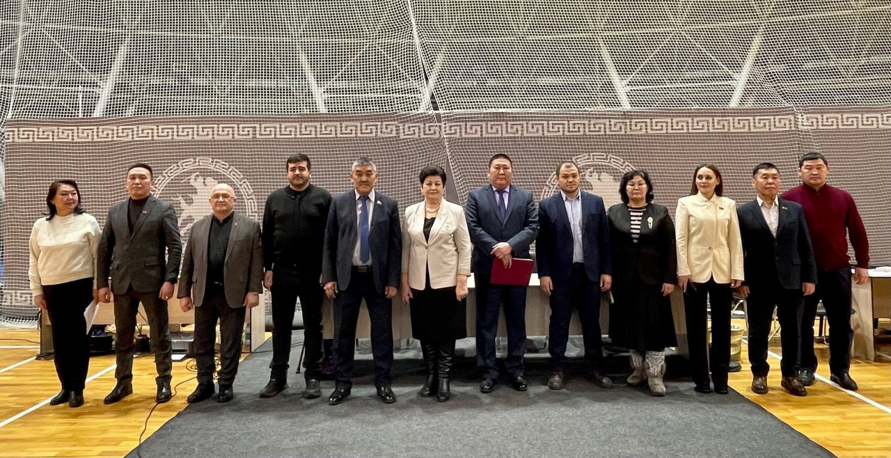 В Кызыле стартовал турнир по волейболу на Кубок Главы города В Кызыле стартовал турнир по волейболу на Кубок Главы города