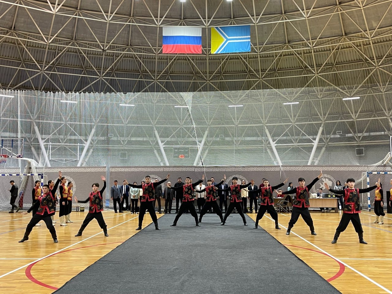 В Кызыле стартовал турнир по волейболу на Кубок Главы города В Кызыле стартовал турнир по волейболу на Кубок Главы города