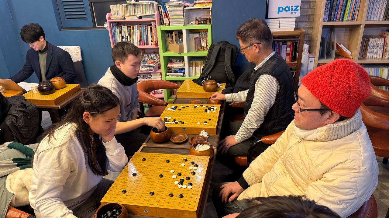 Команда юных игроков в го (бадук) из Тувы прибыла в Южную Корею для участия во Втором международном Корейском Бадук-Конгрессе Команда юных игроков в го (бадук) из Тувы прибыла в Южную Корею для участия во Втором международном Корейском Бадук-Конгрессе