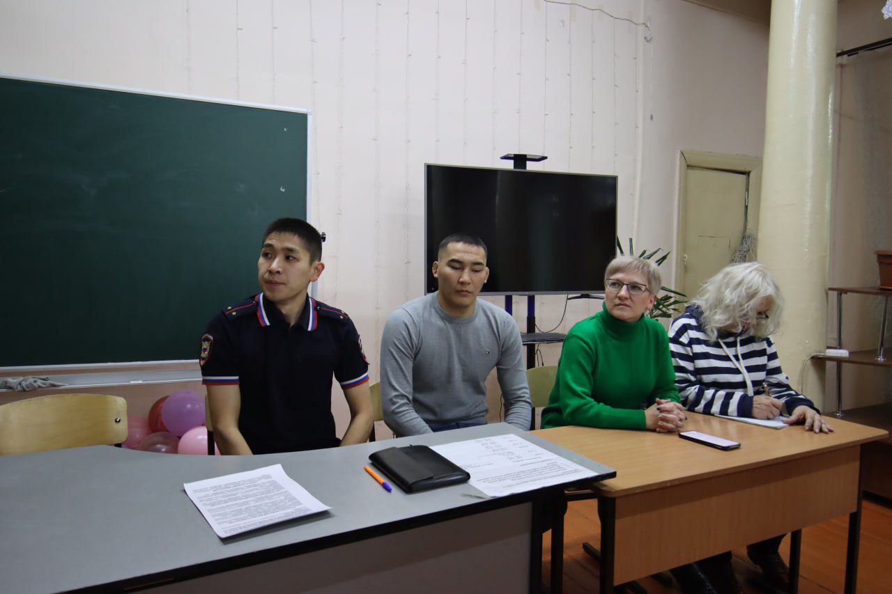 В МВД по Республике Тыва прошла традиционная акция «Студенческий десант» В МВД по Республике Тыва прошла традиционная акция «Студенческий десант»