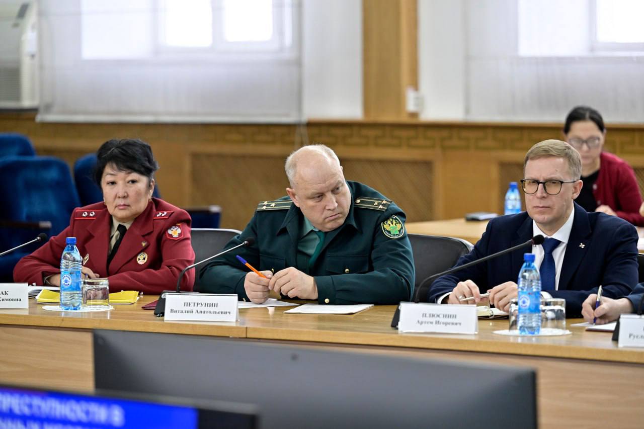 В Туве обсудили меры по снижению преступности и аварийности В Туве обсудили меры по снижению преступности и аварийности