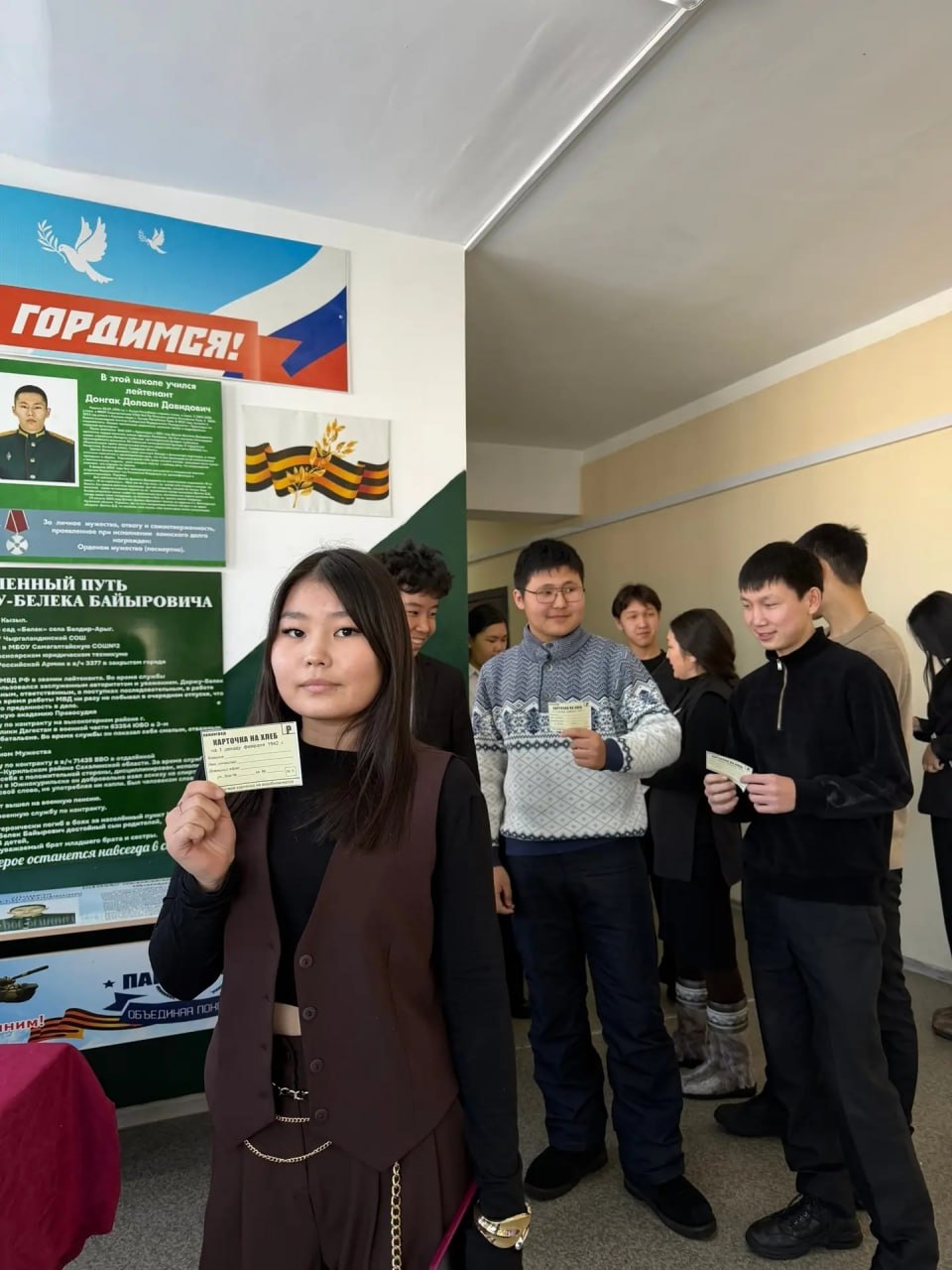 27 января в самагалтайской школе №2 прошла акция «Блокадный хлеб» с целью сохранения памяти подвига ленинградцев и в честь Дня полного освобождения Ленинграда от фашистской блокады 27 января в самагалтайской школе №2 прошла акция «Блокадный хлеб» с целью сохранения памяти подвига ленинградцев и в честь Дня полного освобождения Ленинграда от фашистской блокады