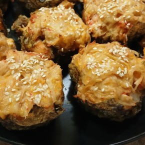 Запечённые роллы с рыбой и снежным крабом: простой домашний вариант