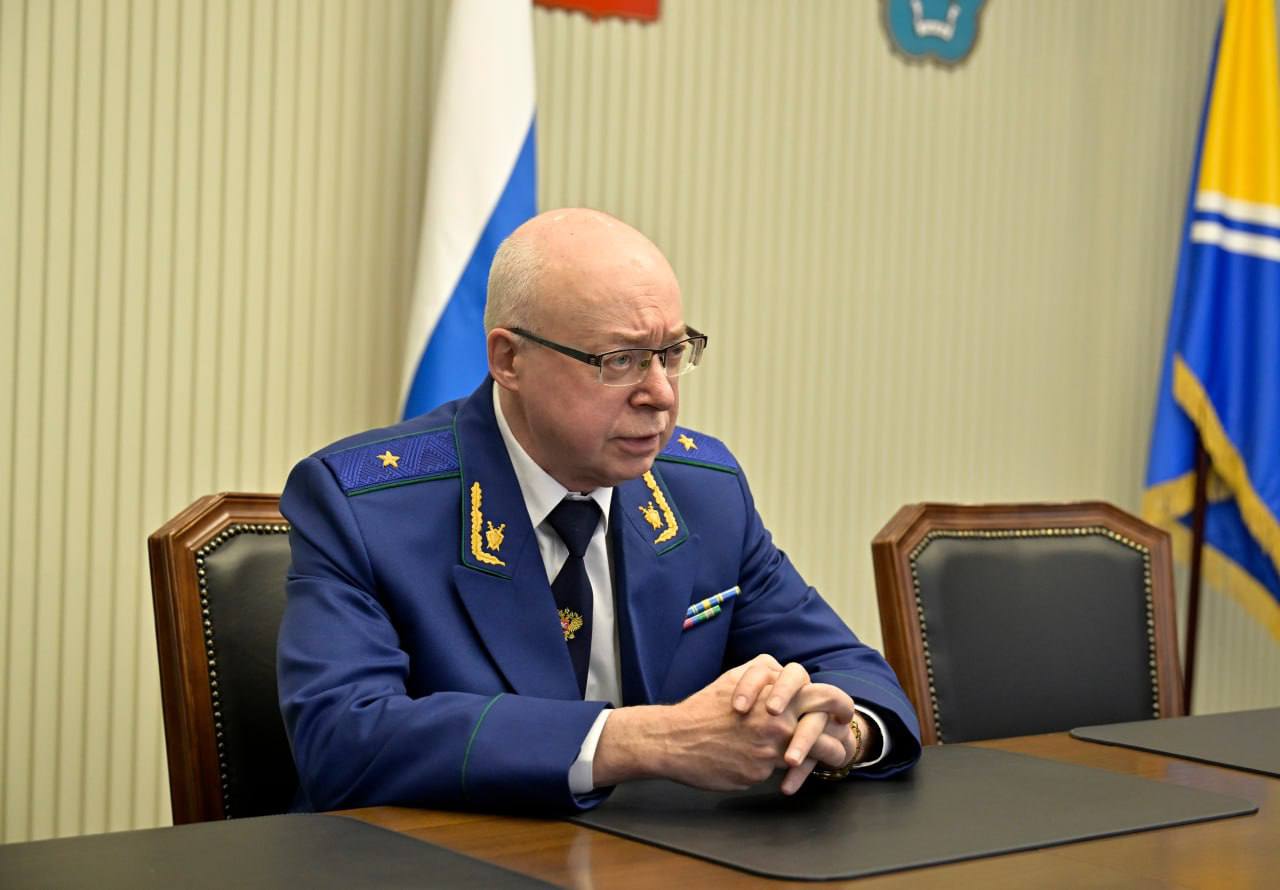 Владислав Ховалыг и прокурор Тувы обсудили совместную работу по борьбе с преступностью Владислав Ховалыг и прокурор Тувы обсудили совместную работу по борьбе с преступностью