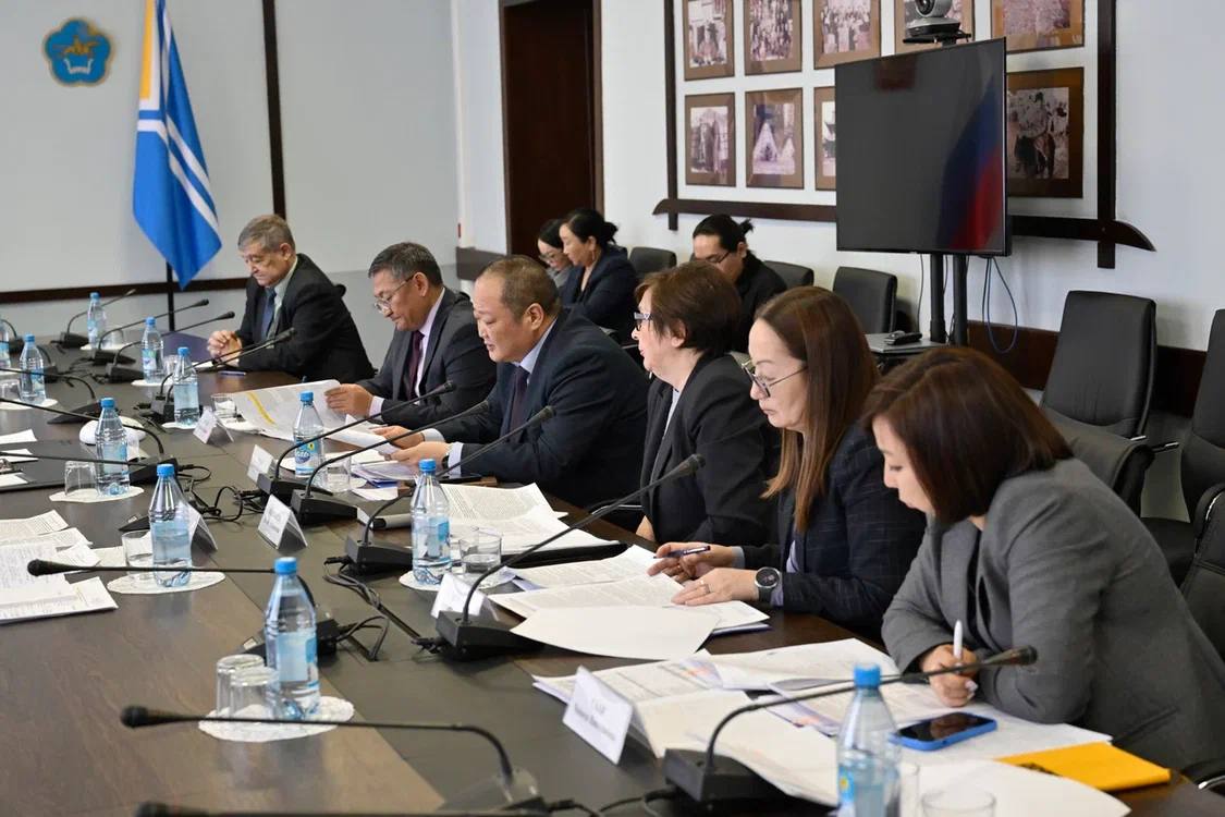 27 января Владислав Ховалыг провел рабочую встречу с руководством Министерства здравоохранения республики 27 января Владислав Ховалыг провел рабочую встречу с руководством Министерства здравоохранения республики