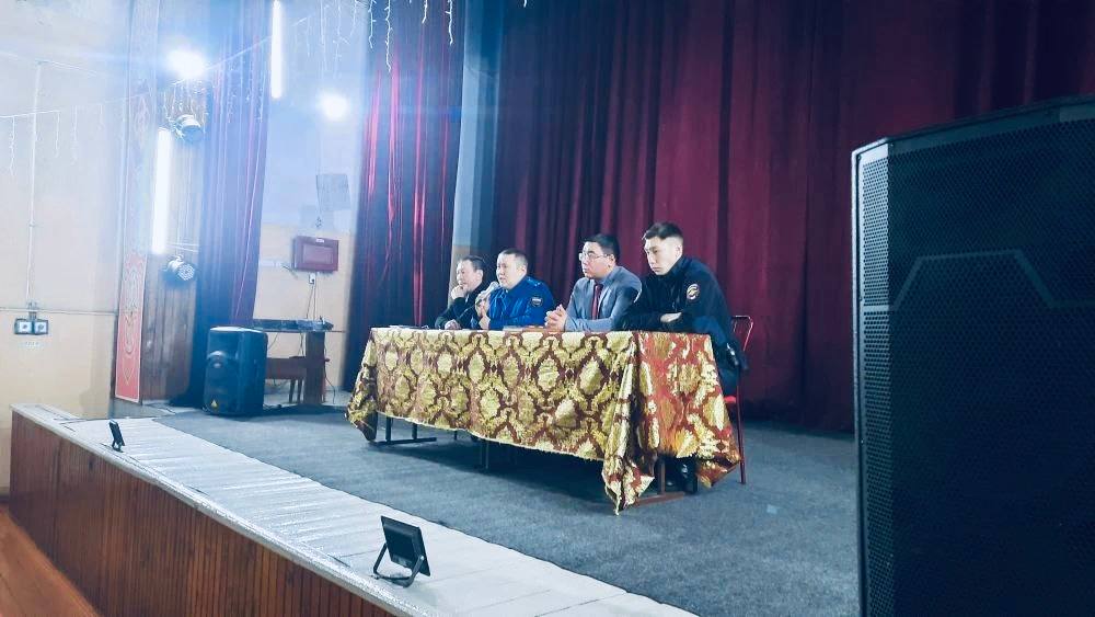 Прокурор Тес-Хемского района Айдын Даржаа провел сходы граждан и выездные приемы в отдаленных селах Прокурор Тес-Хемского района Айдын Даржаа провел сходы граждан и выездные приемы в отдаленных селах