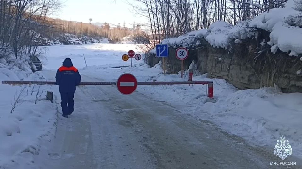 В Туве закрыли Бельбейскую ледовую переправу, ведутся восстановительные работы