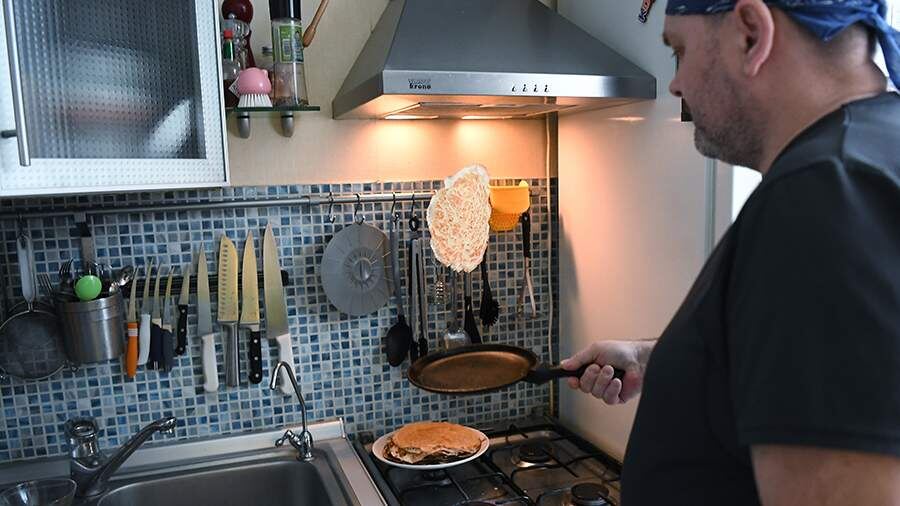 Чистим кухонную вытяжку: как избежать опасностей загрязнений