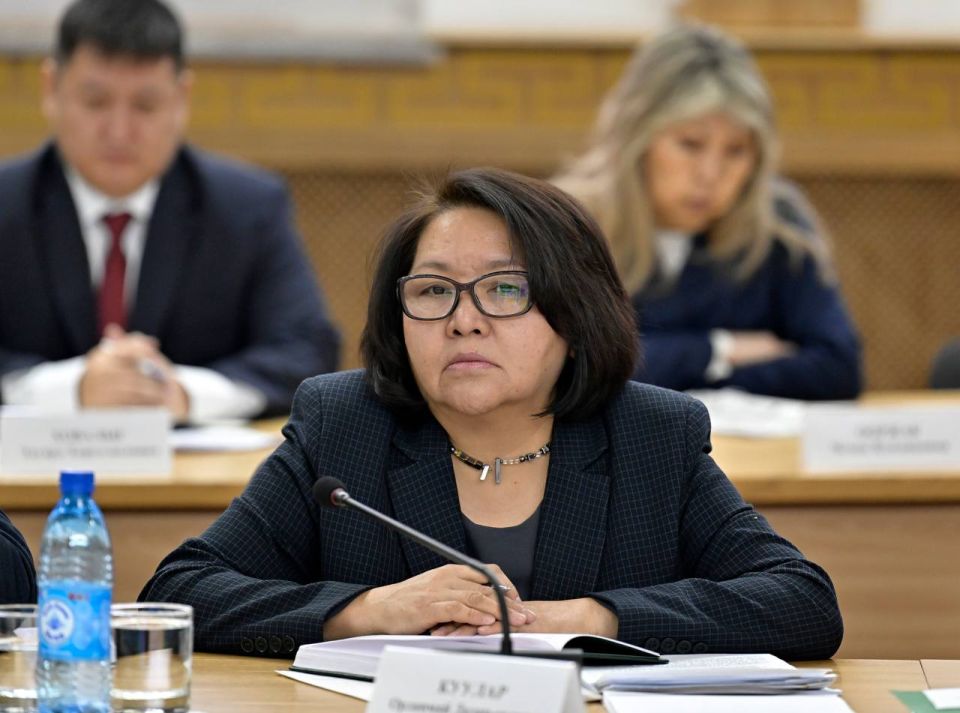 В Правительстве Тувы также объявлено о кадровых назначениях в министерствах труда и цифрового развития