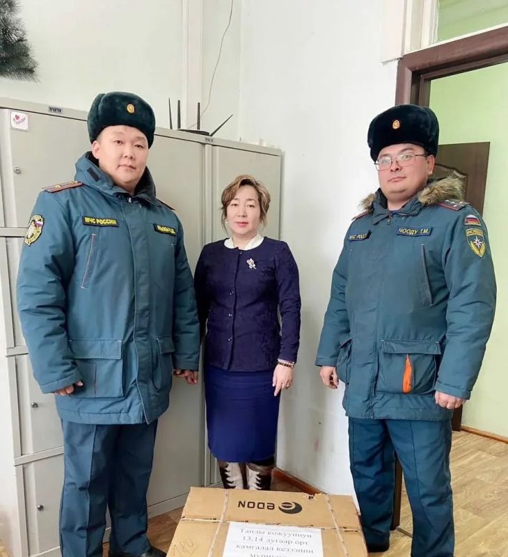 Жители и организации Тандинского района передают гуманитарную помощь для участников СВО к празднику Шагаа