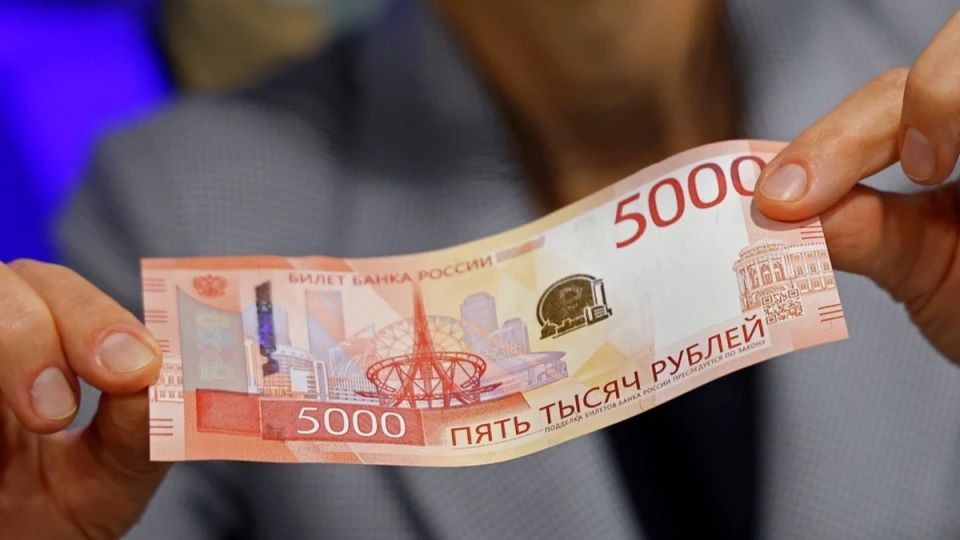 Новые схемы мошенников: как пятитысячные купюры стали приманкой