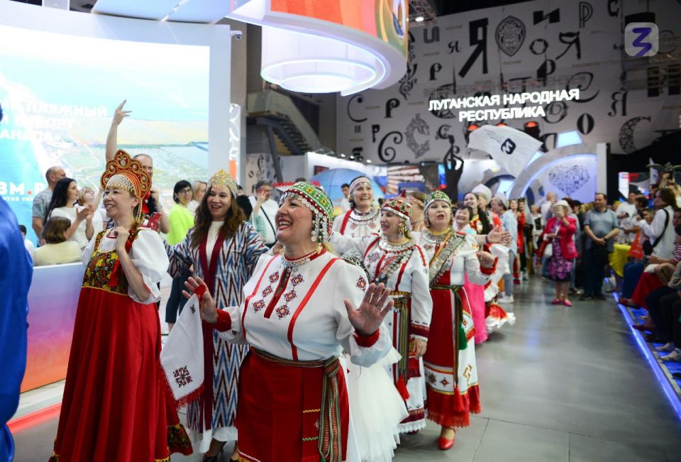 Марафон «Россия — семья семей» Общества «Знание» откроет Год единства народов России