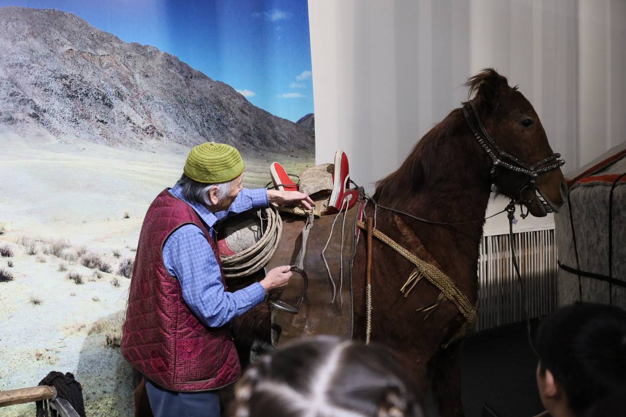 В преддверии Шагаа-2026 школьники познакомились с традициями праздника в Национальном музее