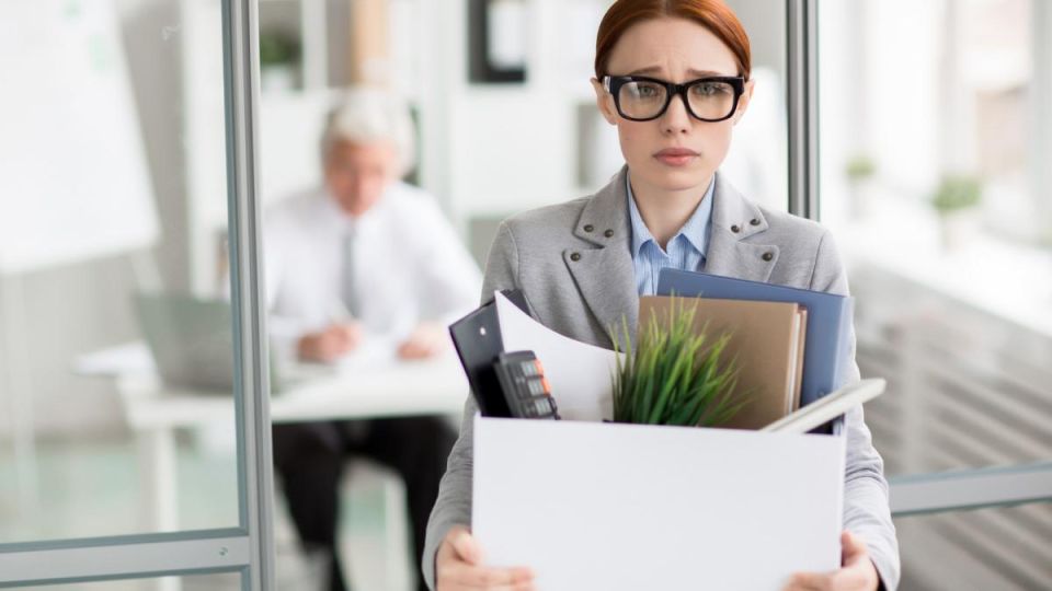 Может ли работодатель уволить за один день? Важные нюансы