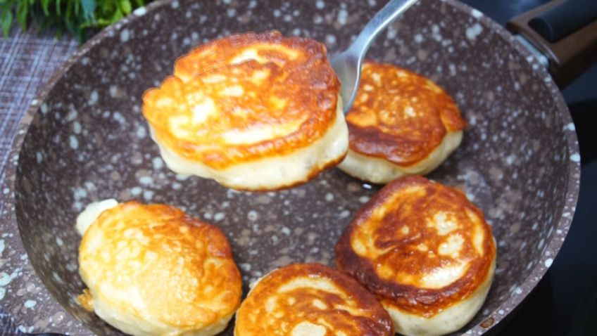 Пышные заварные оладьи на кефире: секреты успеха!