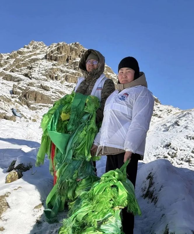 На горе Бурган-Даа в Чаа-Холе почтили память воинов-интернационалистов