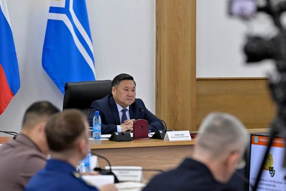 Владислав Ховалыг поручил усилить меры безопасности в праздничные дни