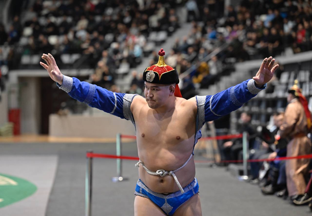 В Туве состоялся турнир по борьбе хуреш среди сильнейших борцов республики В Туве состоялся турнир по борьбе хуреш среди сильнейших борцов республики