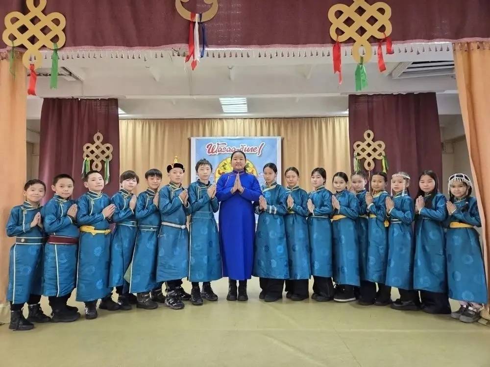 Школы Тувы активно отмечают Шагаа: от национальных игр до погружения в культуру Школы Тувы активно отмечают Шагаа: от национальных игр до погружения в культуру