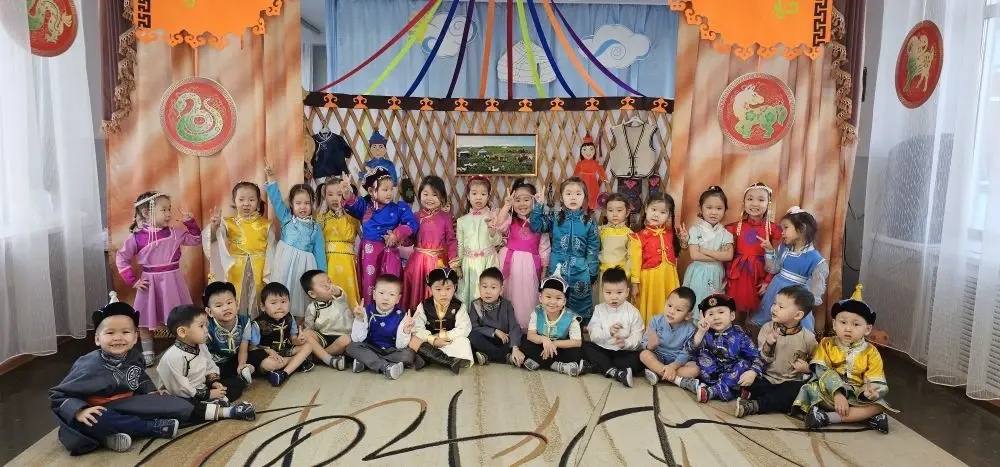 Школы Тувы активно отмечают Шагаа: от национальных игр до погружения в культуру Школы Тувы активно отмечают Шагаа: от национальных игр до погружения в культуру