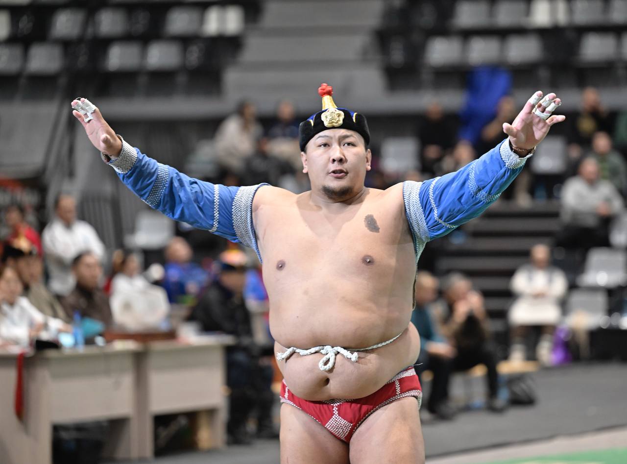 В Туве состоялся турнир по борьбе хуреш среди сильнейших борцов республики В Туве состоялся турнир по борьбе хуреш среди сильнейших борцов республики