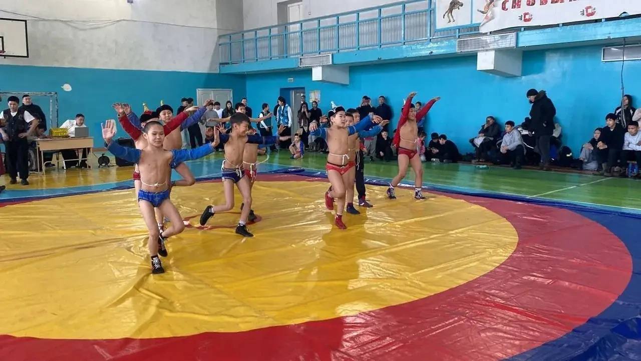 Школы Тувы активно отмечают Шагаа: от национальных игр до погружения в культуру Школы Тувы активно отмечают Шагаа: от национальных игр до погружения в культуру