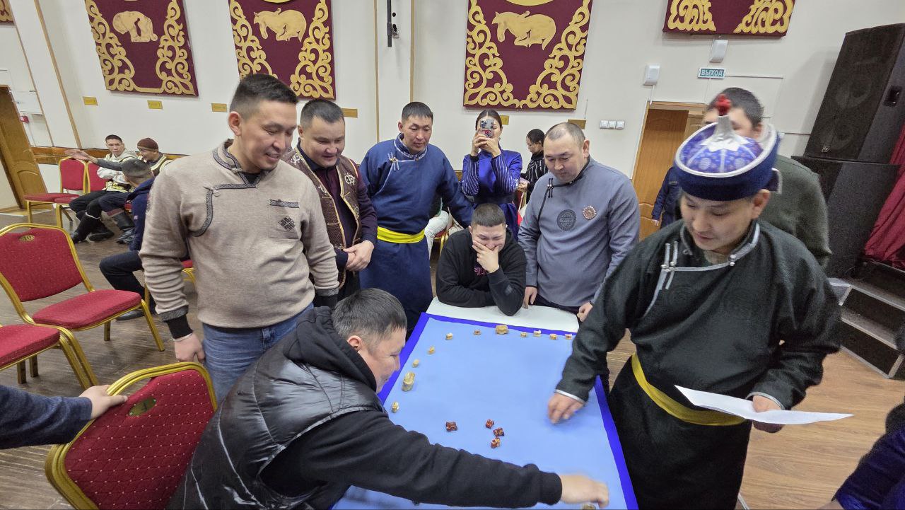 Ветеран СВО Сайын-Белек Сандак стал победителем республиканского турнира по игре «Кажык» Ветеран СВО Сайын-Белек Сандак стал победителем республиканского турнира по игре «Кажык»