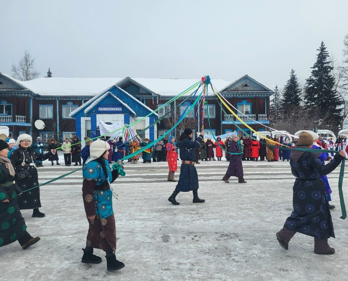 Каа-Хем кожуунга Шагаа байырлалыны каас болгаш хой чон киржилгелиг хемчээ – кш-ажылчы коллективтер аразынга «Тыва хевим – чоргааралым» мрейи Каа-Хем кожуунга Шагаа байырлалыны каас болгаш хой чон киржилгелиг хемчээ – кш-ажылчы коллективтер аразынга «Тыва хевим – чоргааралым» мрейи