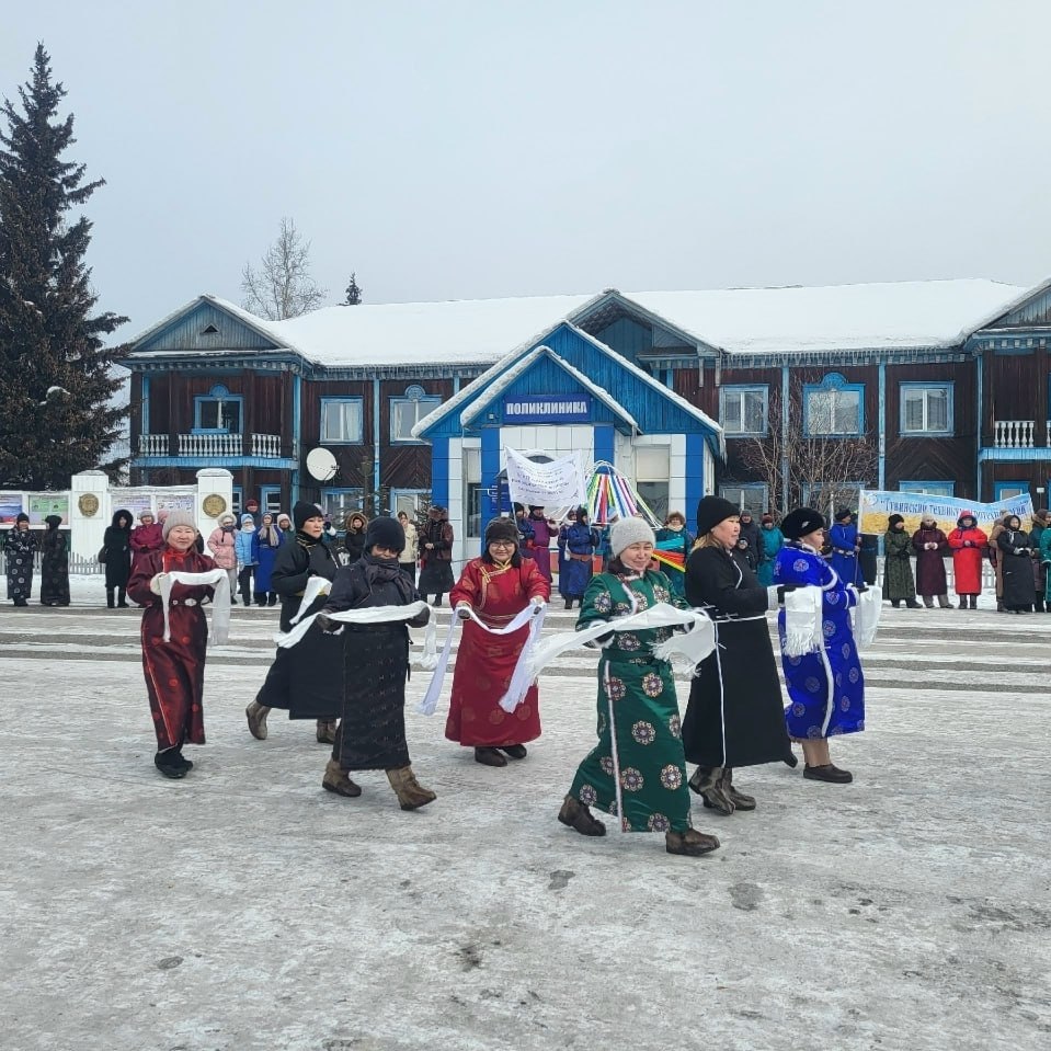 Каа-Хем кожуунга Шагаа байырлалыны каас болгаш хой чон киржилгелиг хемчээ – кш-ажылчы коллективтер аразынга «Тыва хевим – чоргааралым» мрейи Каа-Хем кожуунга Шагаа байырлалыны каас болгаш хой чон киржилгелиг хемчээ – кш-ажылчы коллективтер аразынга «Тыва хевим – чоргааралым» мрейи