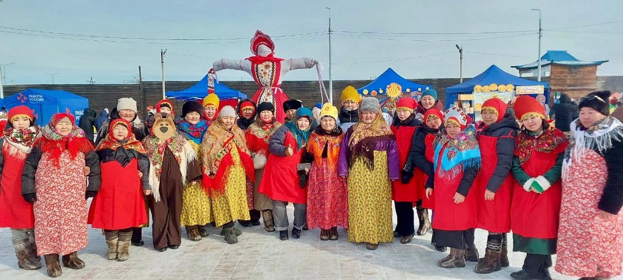 Традиционно в последний день Масленичной недели в Туве повсеместно проходят народные гуляния – люди весело провожают зиму и приветствуют наступление долгожданной весны Традиционно в последний день Масленичной недели в Туве повсеместно проходят народные гуляния – люди весело провожают зиму и приветствуют наступление долгожданной весны