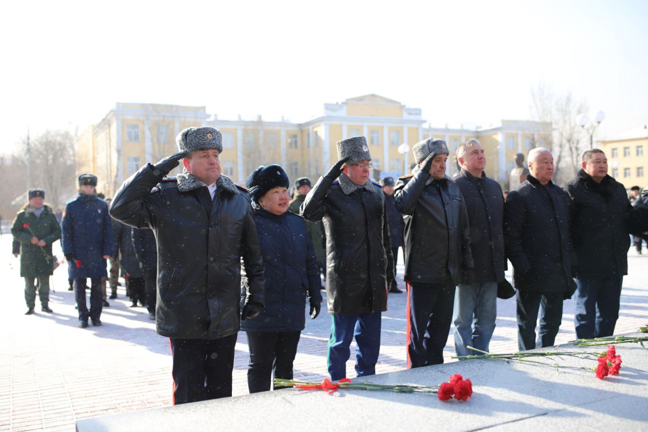 Руководство и личный состав МВД по Республике Тыва приняли участие в торжественном митинге в День защитника Отечества Руководство и личный состав МВД по Республике Тыва приняли участие в торжественном митинге в День защитника Отечества