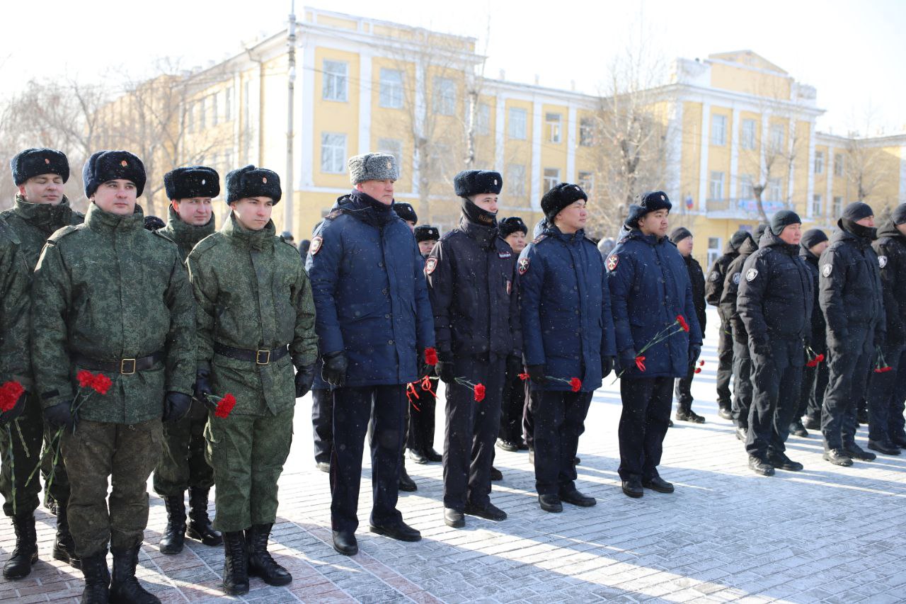 Руководство и личный состав МВД по Республике Тыва приняли участие в торжественном митинге в День защитника Отечества Руководство и личный состав МВД по Республике Тыва приняли участие в торжественном митинге в День защитника Отечества