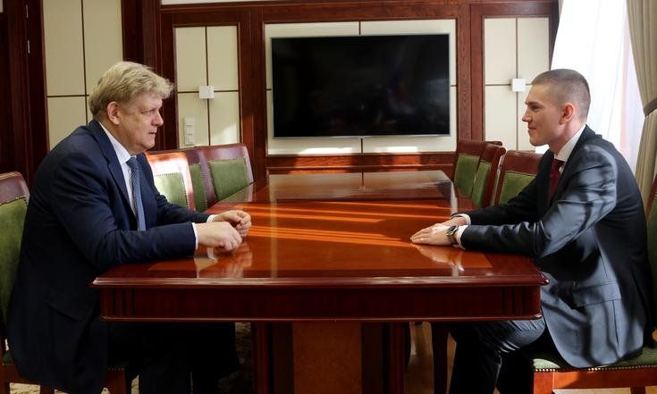 Полпред провёл рабочую встречу с участником программы «Время героев» Егором Захаровым