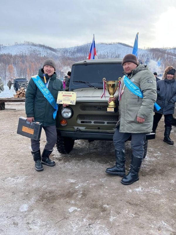 В Туве прошло ралли на УАЗах в честь Дня защитника Отечества и памяти героя СВО