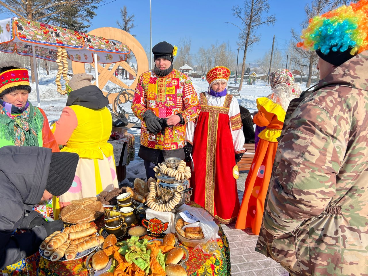 В парке «Первых русских переселенцев» г. Турана прошло гуляние «Масленица-блинница», организованное коллективом Центра культуры и досуга им. Марка Оюна. Праздник включал конкурсы и игры для детей и взрослых, такие как... В парке «Первых русских переселенцев» г. Турана прошло гуляние «Масленица-блинница», организованное коллективом Центра культуры и досуга им. Марка Оюна. Праздник включал конкурсы и игры для детей и взрослых, такие как...