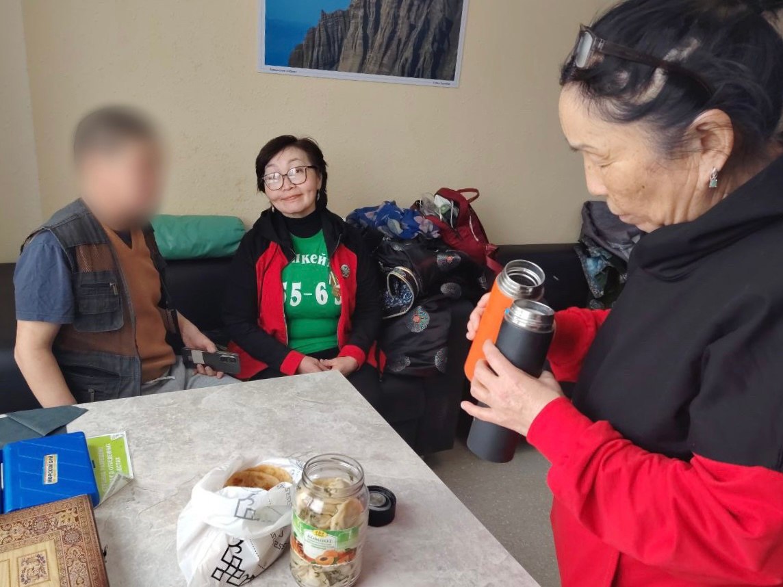 Волонтеры из Тувы навестили бойцов в госпитале Московской области Волонтеры из Тувы навестили бойцов в госпитале Московской области