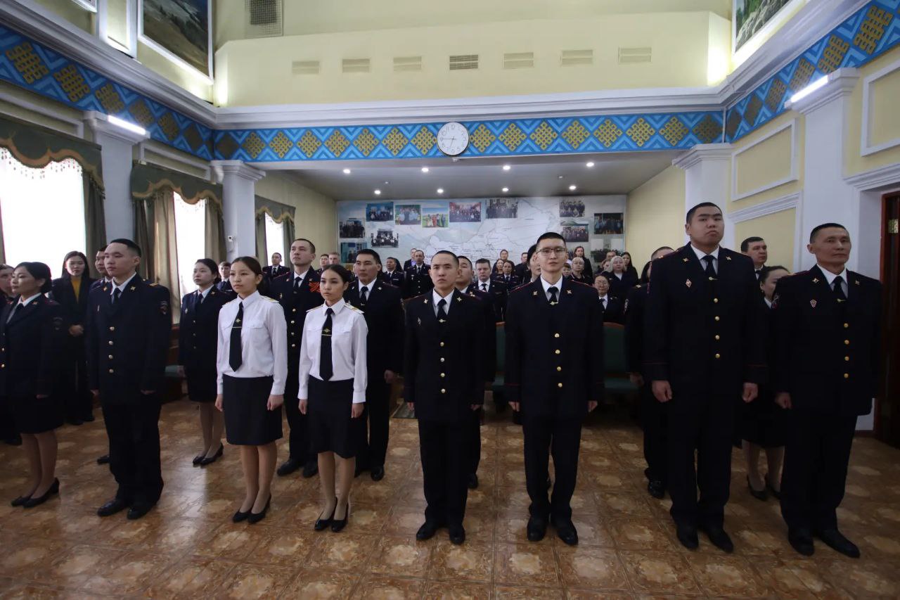 Молодые сотрудники МВД по Республике Тыва приняли Присягу Молодые сотрудники МВД по Республике Тыва приняли Присягу