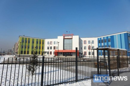 В Кызыле состоялась торжественная церемония в честь присвоения имени Дожулдея Ондара школе № 22